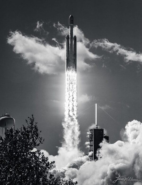 Falcon Heavy Clipper | 17"x22" Print | Mono